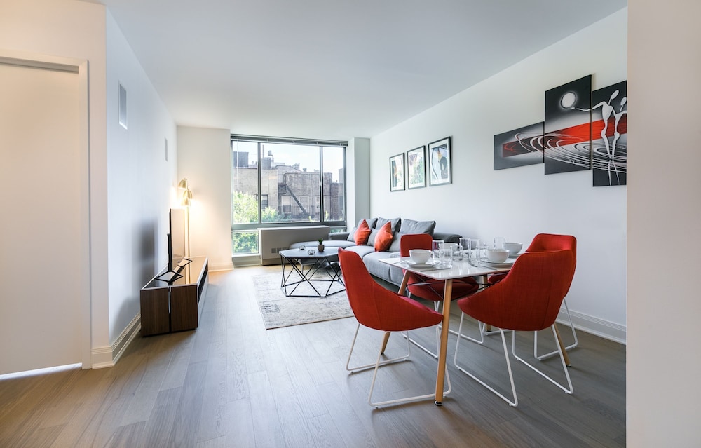 Beautiful 1 Bed Fully Furnished Apartment