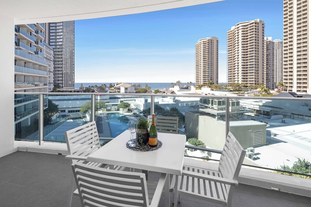 Holiday Holiday - H Residence Apartments