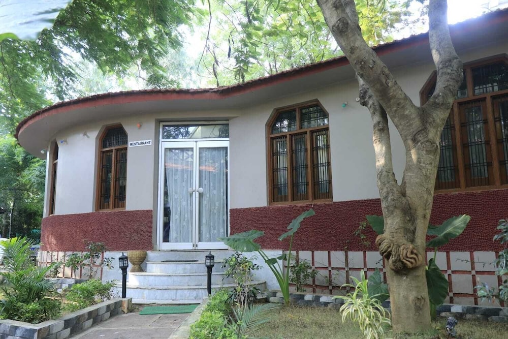 Tiger Heaven Resort Bandhavgarh