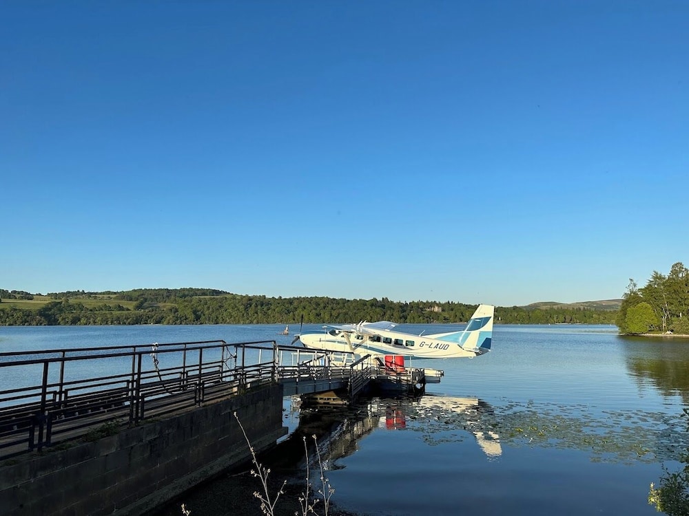 Lochside Lodge Retreat - Stunning Lakeside Escape view 4