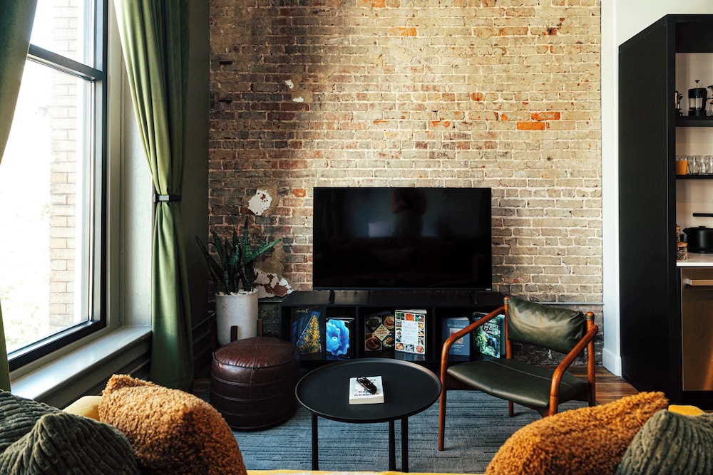 Loft 302 - The William - Sunlit - Above Carrigans