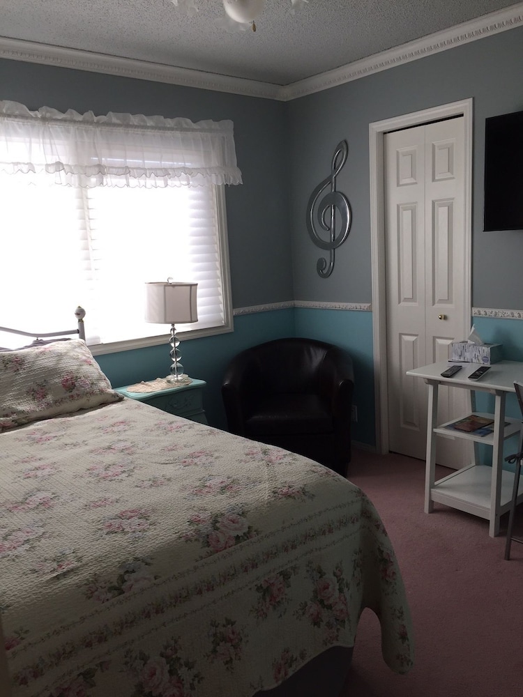 Elevate Rooms Harmony House B&B
