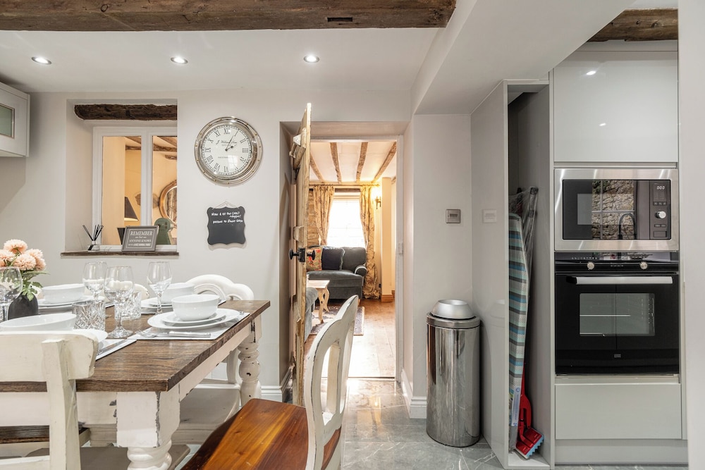 Eilmers Cottage Lovely 4BD in Malmesbury