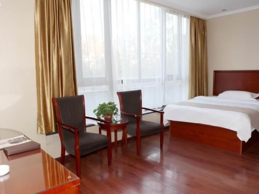 GreenTree Inn Tianjin Wuqing District West Yongyang Road Florentia Village Express Hotel