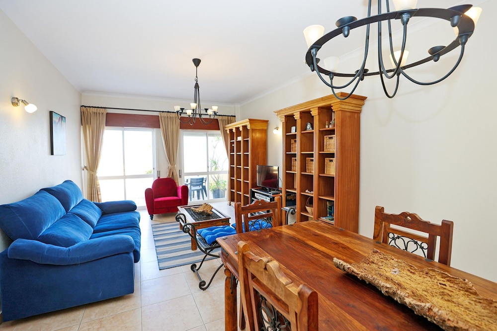 C25 - Town Center Apartment in Lagos