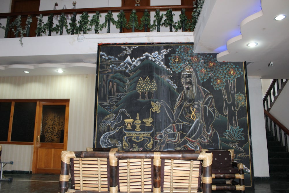 Reception & Lobby