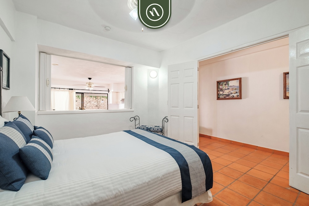Condos with Pool - Near to the Beach