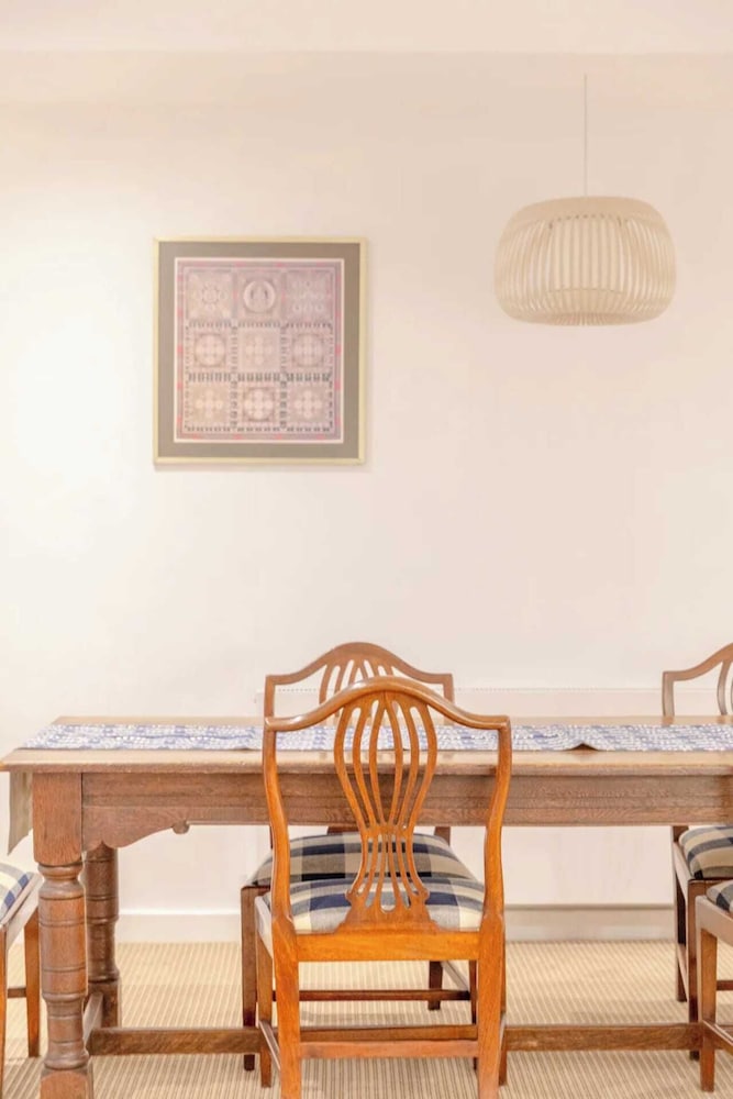 Beautifully Refurbished 2BD Flat- Clapham