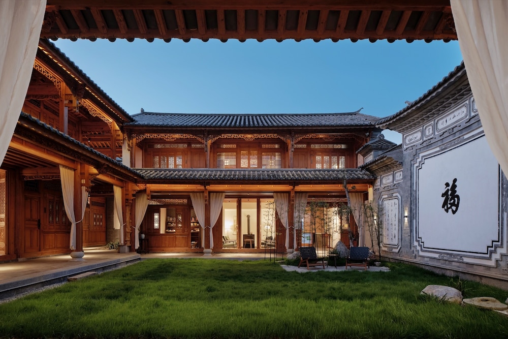 Shaxi Ancient Town Chang Le Li Chinese Courtyard Hotel
