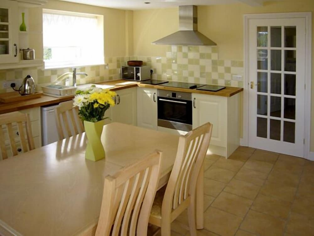 Manor Cottage view 4