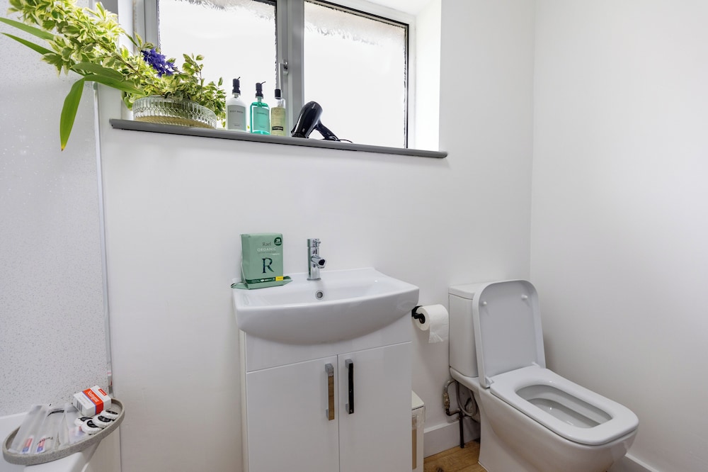 Norwich - House - Sleeps 7 - Parking - Garden
