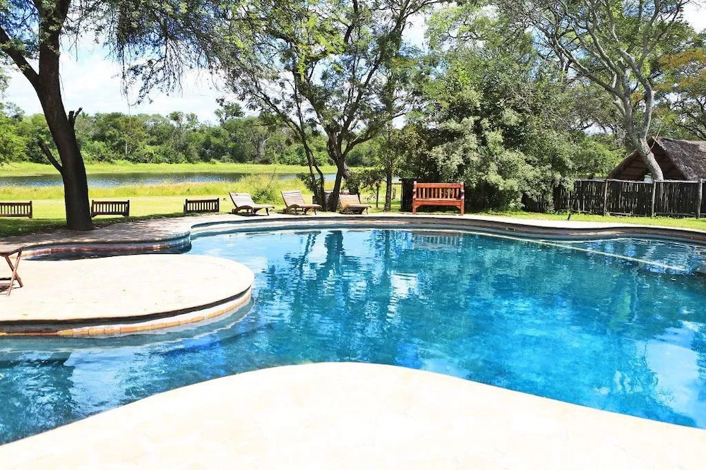 Antelope Park Safari Lodge