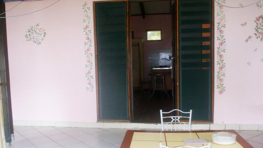 Bluepango Guest House - Hostel