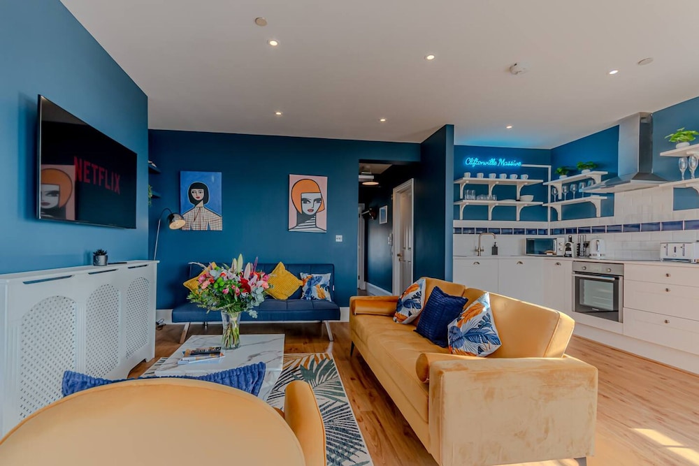 Stunning Sea View Georgian Retreat by Adliv