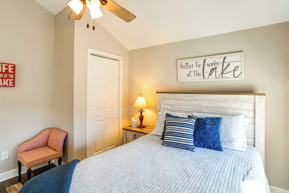 Lake Murray Retreat w/ Fishing Dock, Near Marinas!