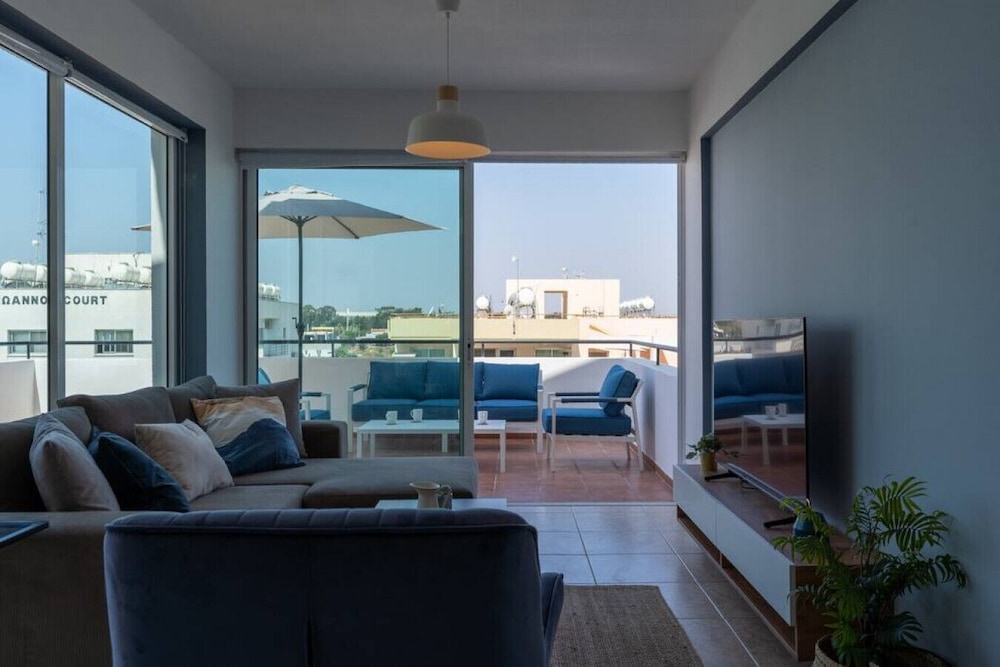 Chloris 3- Bedroom Apartment in Larnaca
