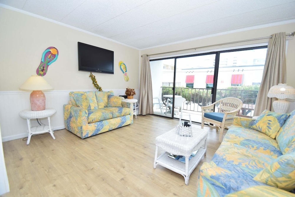 Shore Lea 102 1 Br condo by RedAwning
