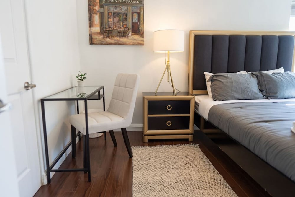 Tranquil 2BR Home in Beautiful Neighborhood P24