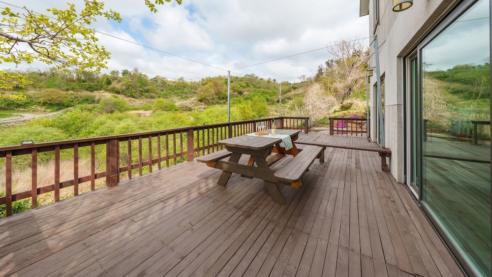 Gyeongju Happy Dream Ocean View Pension