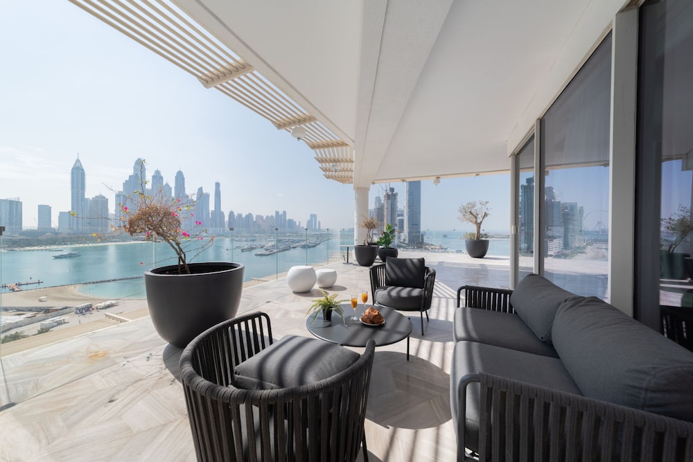 DXB - Five - 31201 - PJ