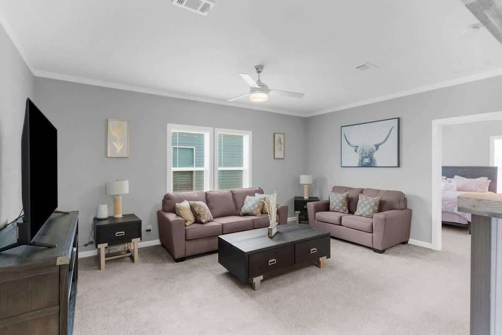 Comfy 2 Bedroom Home, Dade City!