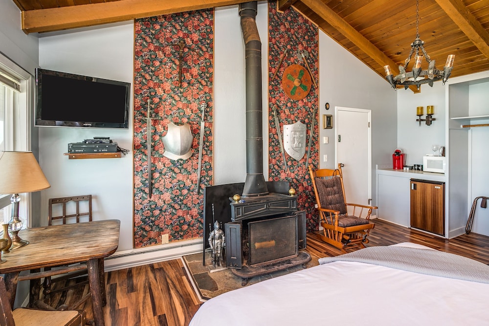 Moolack Shores Inn