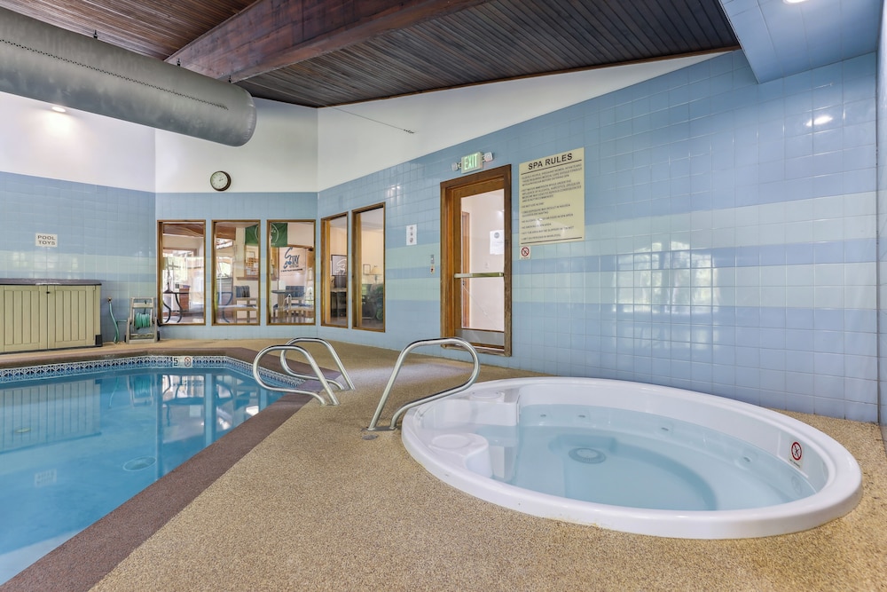 Cozy Winter Park Condo: Bike, Ski, & Hike!