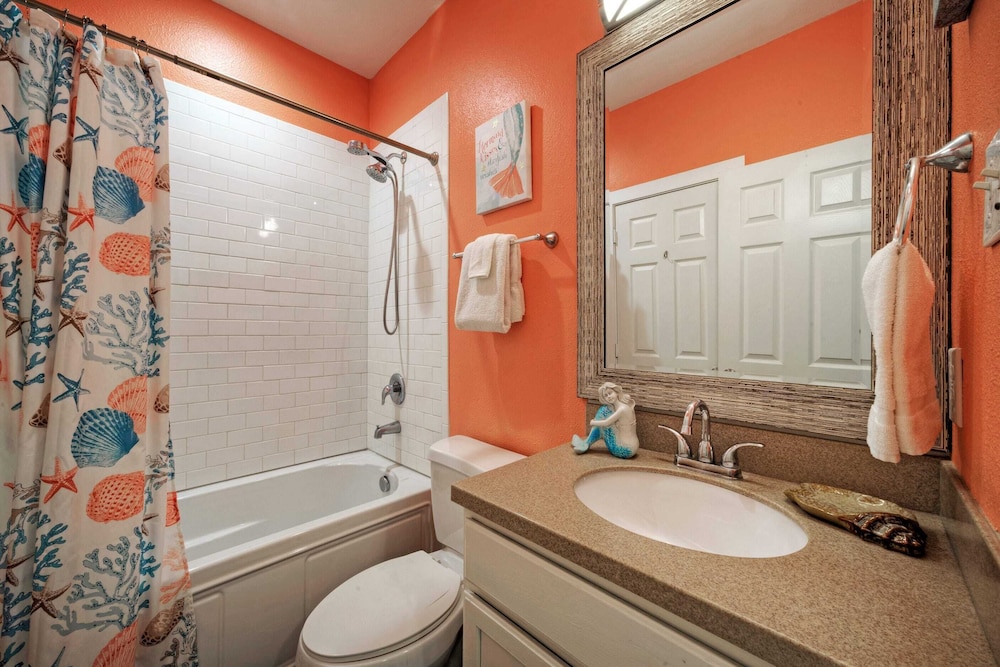 9 Costa Bahia Sleeps 20, Pool + Beach Nearby Perfect for Families