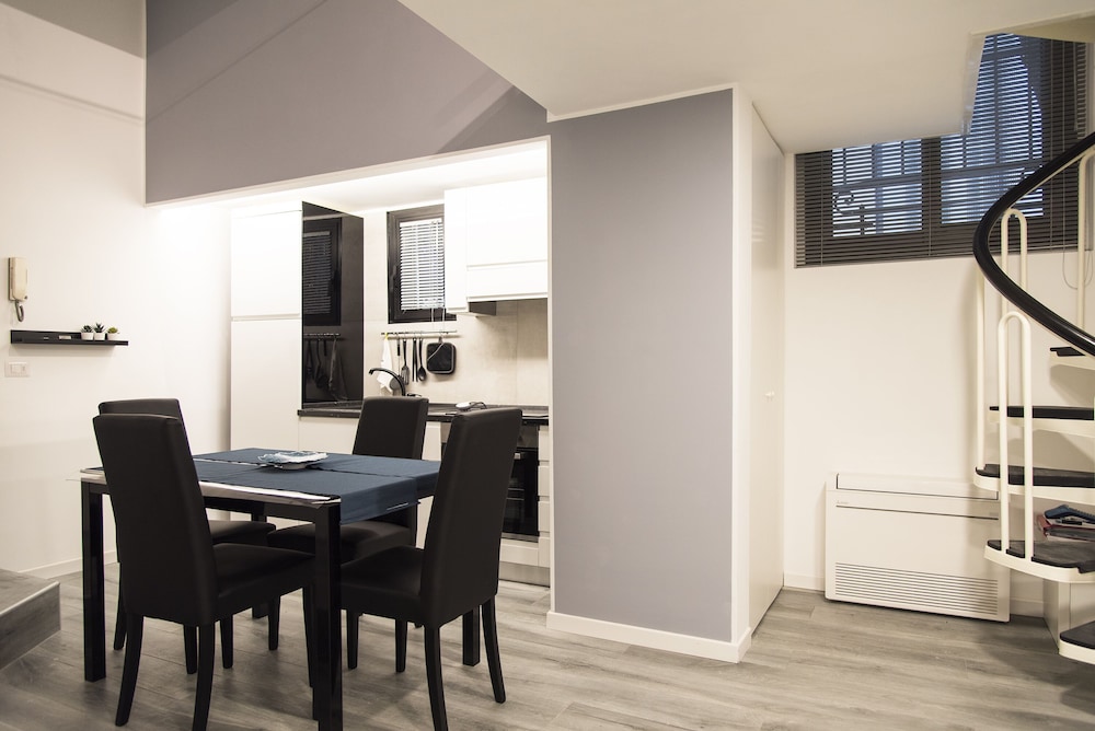 Contemporary 2 Bedroom Flat near University