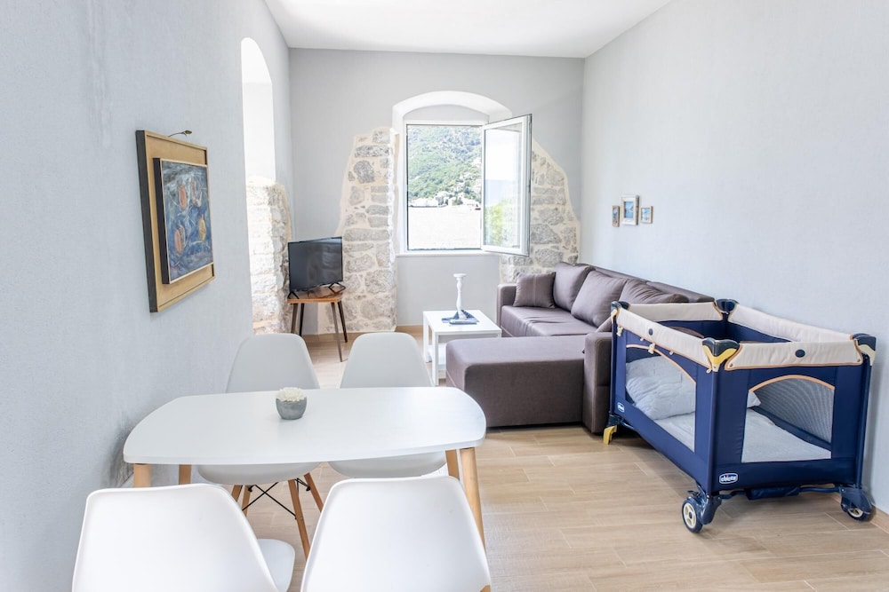 Stone Studio Flat 1 min to Beach in Tivat view 2