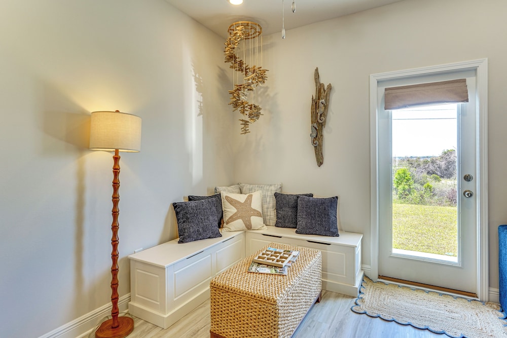 Steps to Ocean: Chic Home w/ Patio in Port St Joe!
