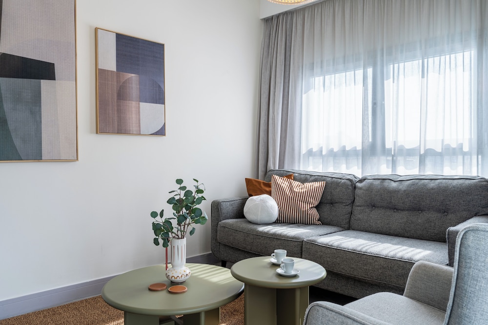Local Host Living - Signature Apartments in Nicosia