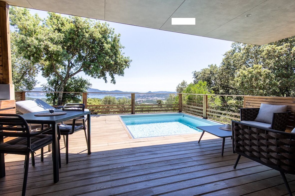 Hotel Swim Lodge Hotel Porto Vecchio - Image 1