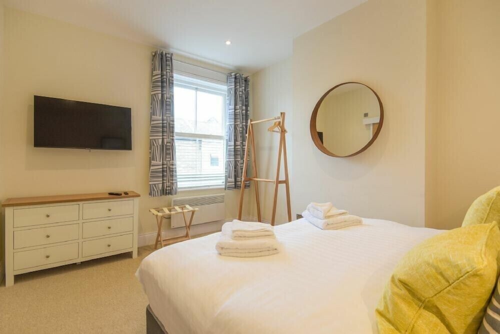 Dolphin Stone Lodge