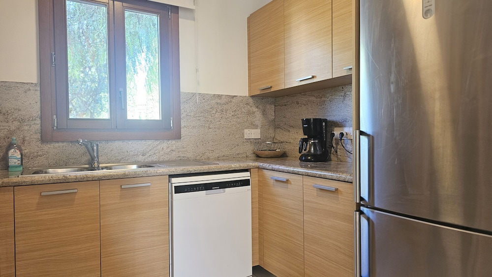 62 APH - Stay Aphrodite Hills Apartment