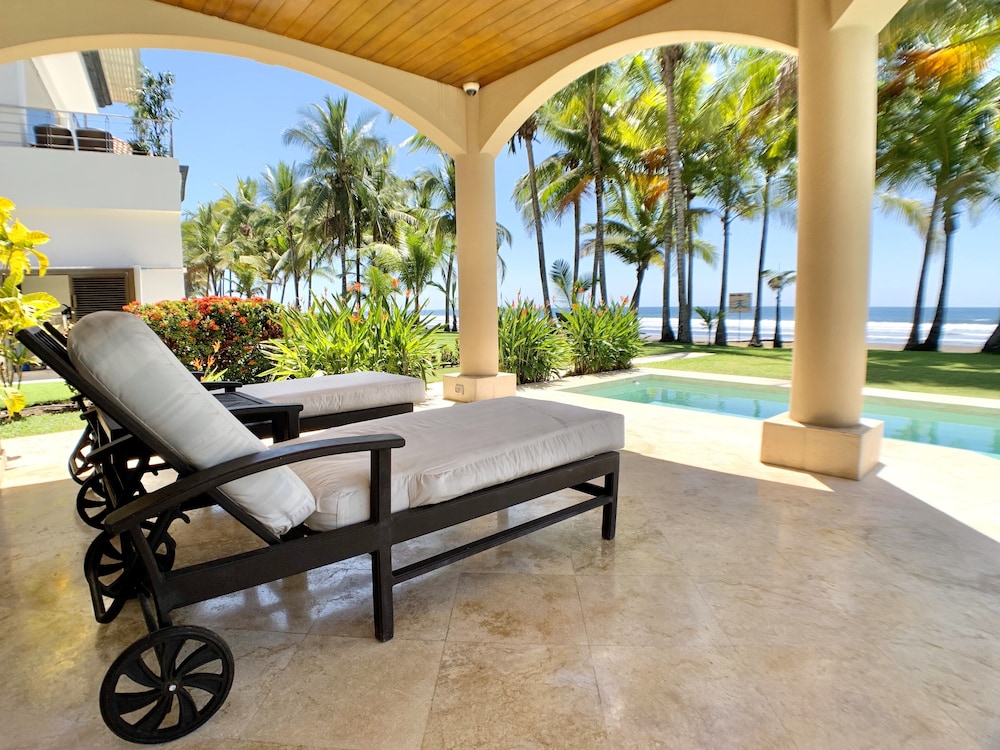 Luxury Villa on The Beach - Hermosa Palms 10A