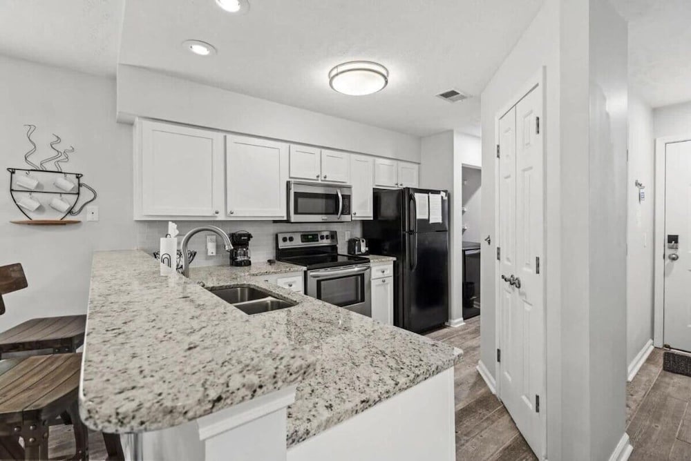Maison Place I 2 Bedroom Condo