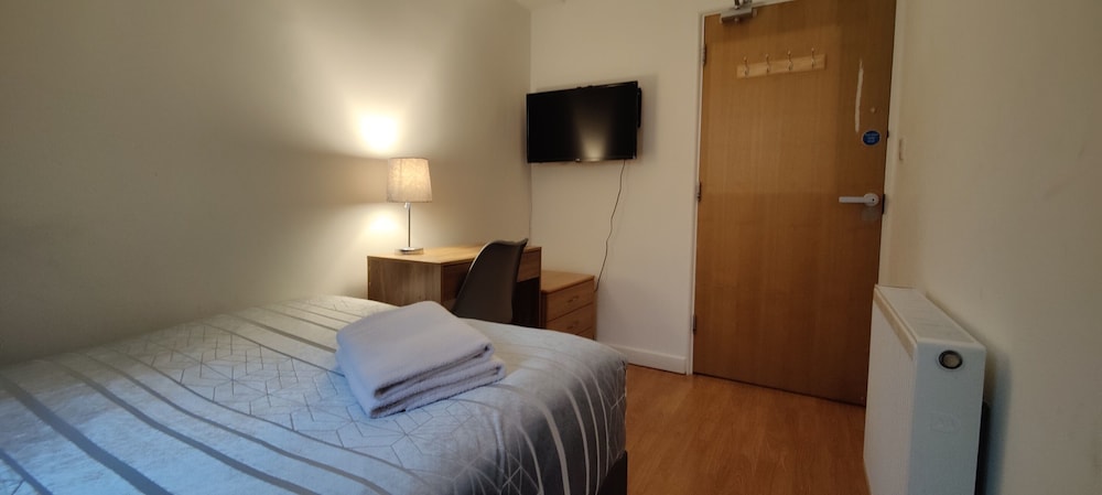 Liverpool Stays - City Centre Rooms view 3