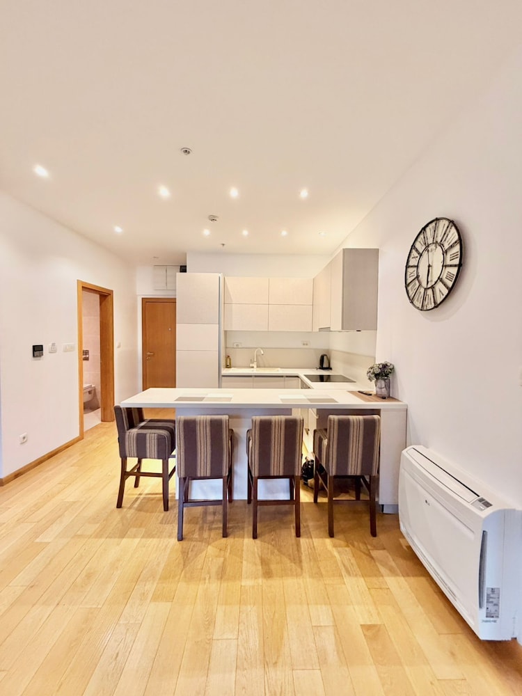 Aurelio Central Residences