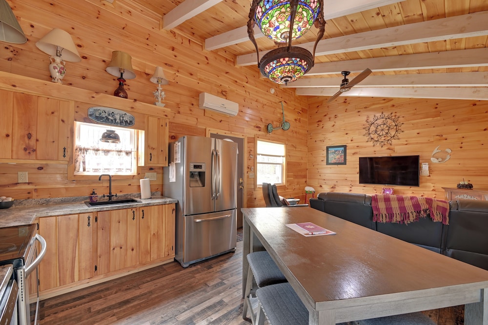 Bring a Pet: Peaceful Frenchburg Cabin on 1 Acre