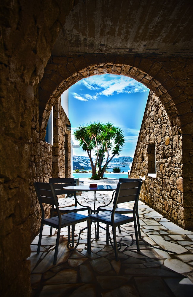 Adikri Villas & Suites