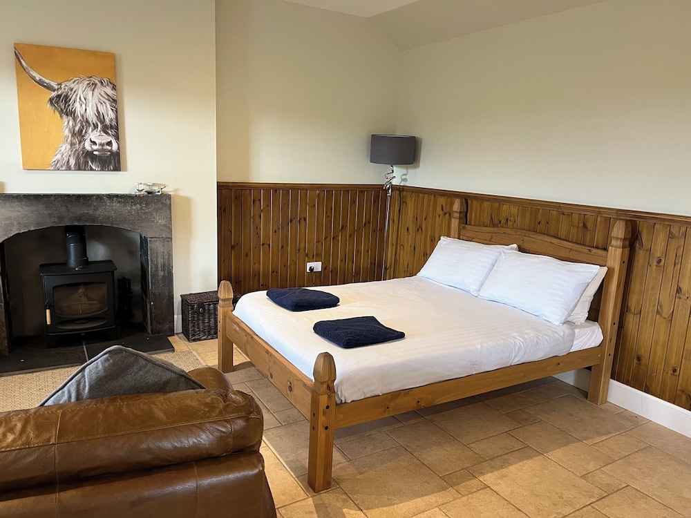 Traditional Bothy Accommodation view 3