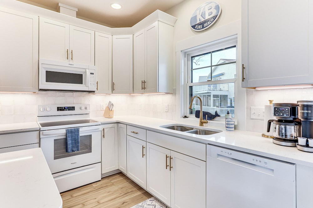 Walk to the Waves: Coastal Kure Beach Retreat