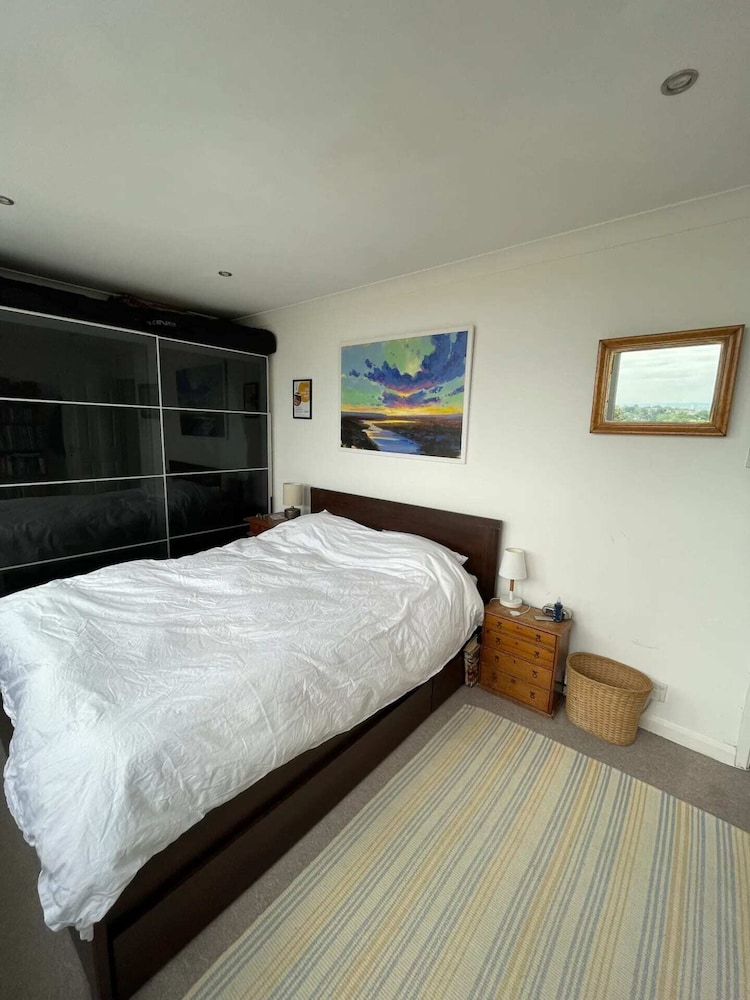 Trendy 2BD Flat - 6 Minutes to Wimbledon