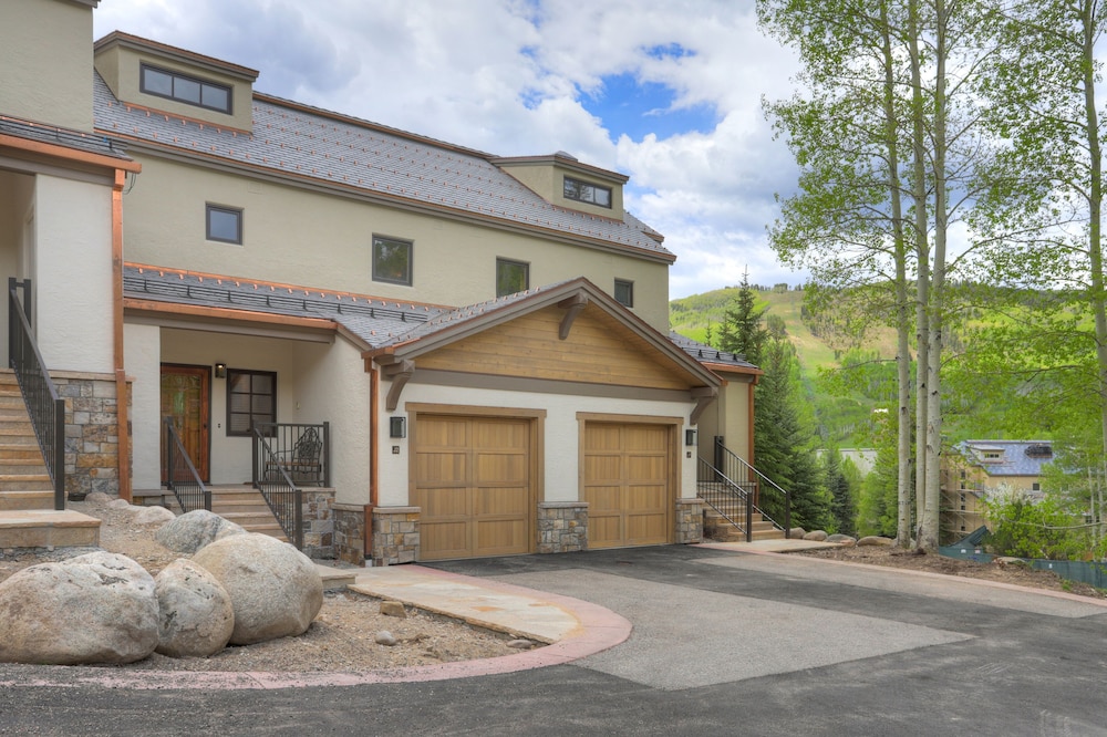 3br 3.5ba Townhome Steps To Beaver Creek Ge & Lifts 3 Bedroom Townhouse by RedAwning