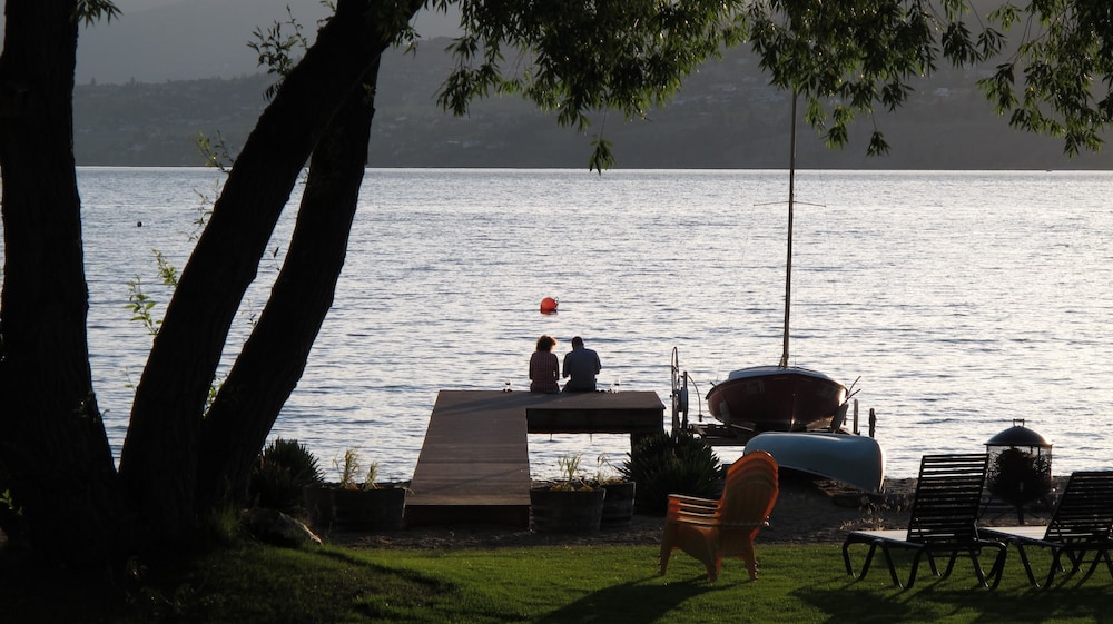 Lakeshore Bed & Breakfast