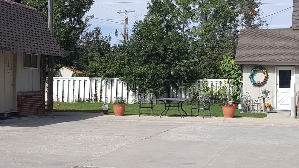 Trails End Motel