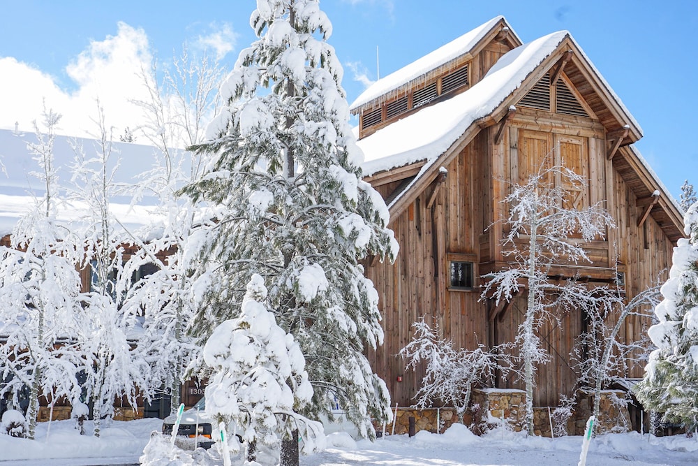 Lake Tahoe Vacations - The Cottages at Old Greenwood - Property Image 42