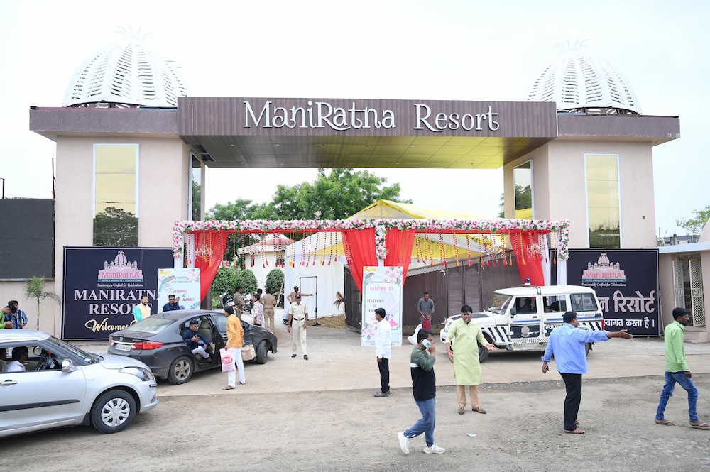 Maniratna Resort