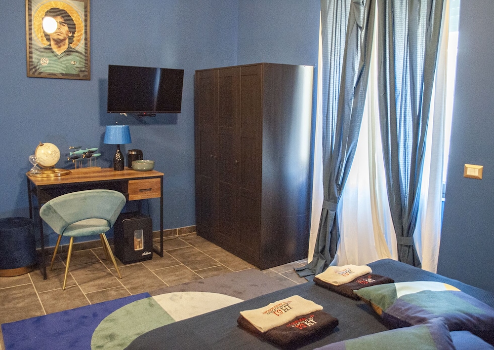 LH 51 Neapolitan Rooms